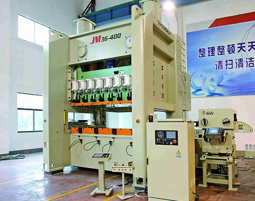 SP1系列龍門單點高精度、高性能壓力機 SP1系列龍門單點高精度、高性能壓力機 了解產品 SP2系列龍門雙點高精度、高性能壓力機 SP2系列龍門雙點高精度、高性能壓力機 了解產品 JM31/JMD31系列龍門型單點高性能壓力機（標準型、定制型） JM31/JMD31系列龍門型單點高性能壓力機（標準型、定制型） 了解產品 JM36/JMD36系列龍門型雙點高性能壓力機（標準型、定制型） JM36/JMD36系列龍門型雙點高性能壓力機（標準型、定制型）